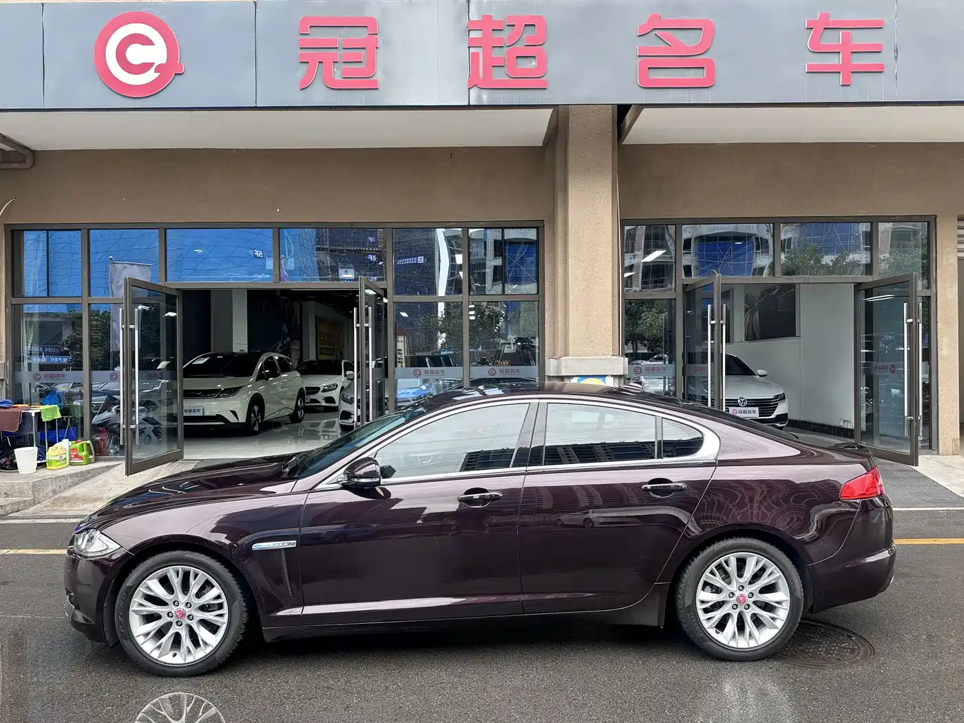 Jaguar XF 2014 2014 XF 2.0T Luxury Edition