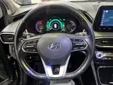 Фото 21 - Hyundai Santa Fe