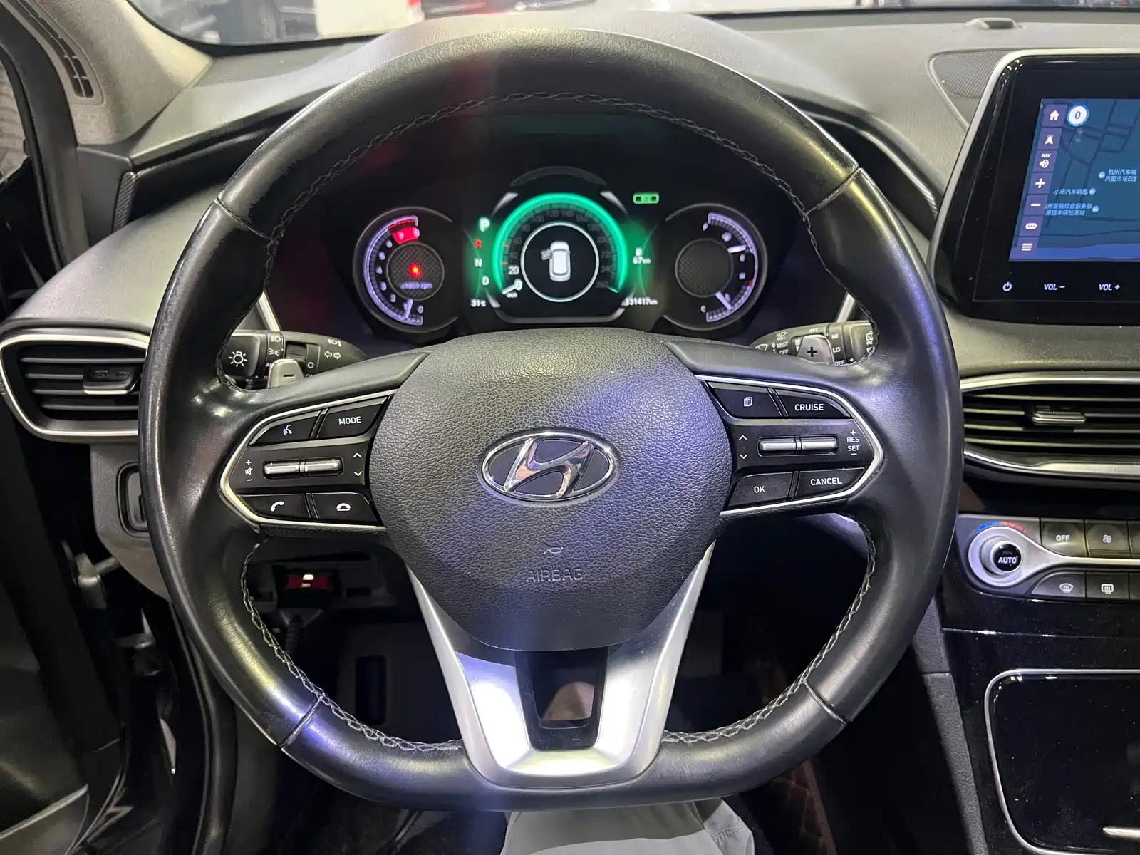 Фото 21 - Hyundai Santa Fe