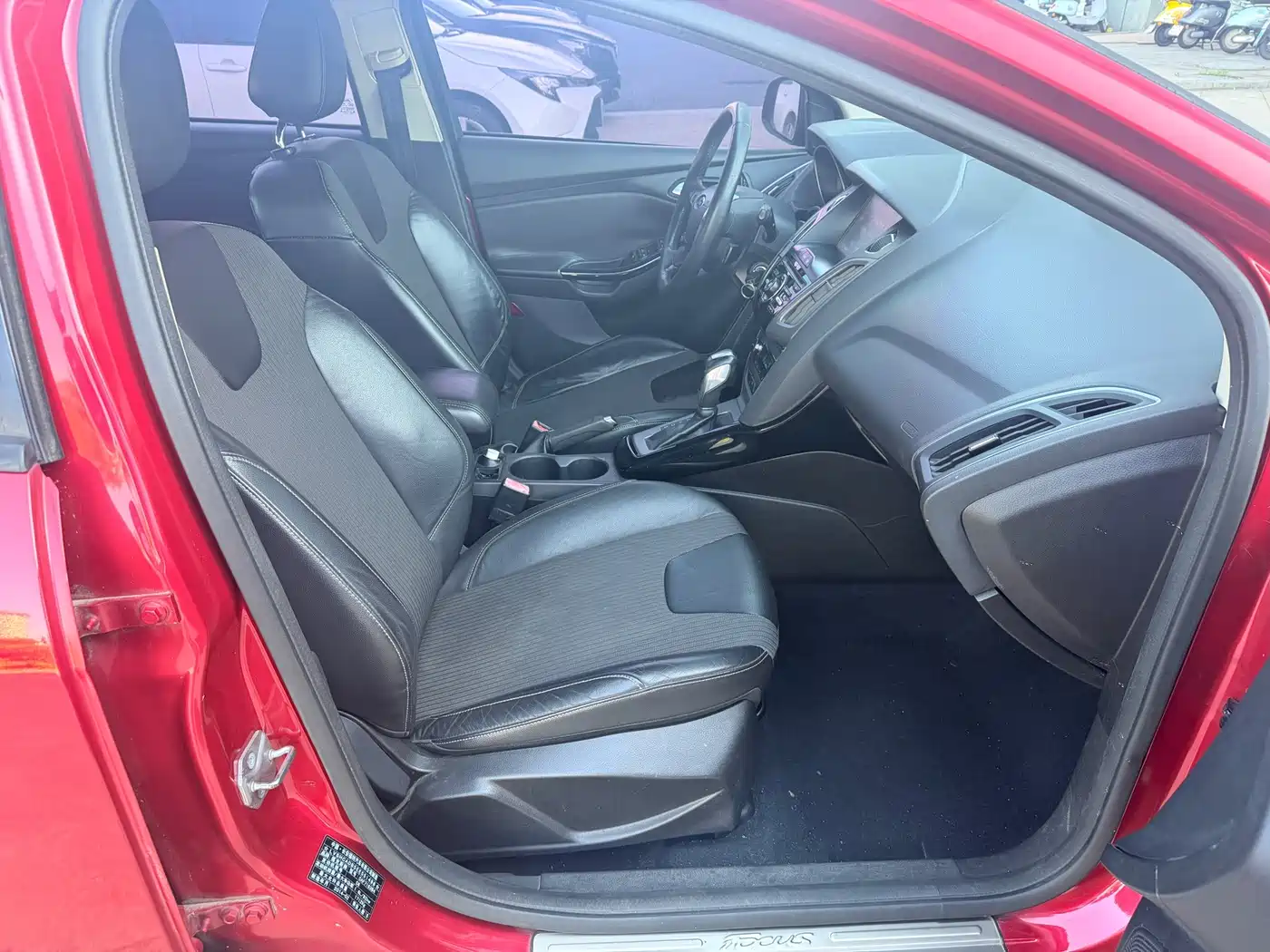 Ford Focus 2014 2012 Hatchback 1.6L Automatic Trend