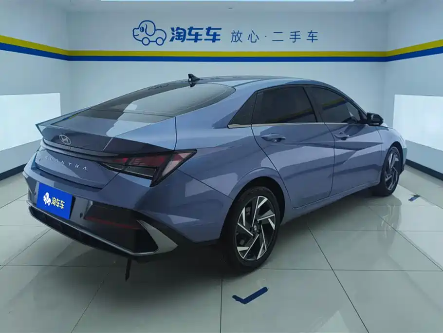 Hyundai Elantra 2023 1.5L CVT GLX Elite Edition фото 3