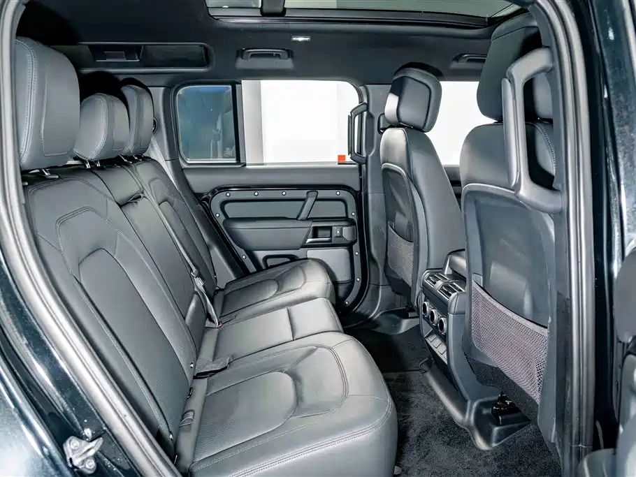 Land Rover Defender 2023 Facelift 110 5.0T V8 фото 25