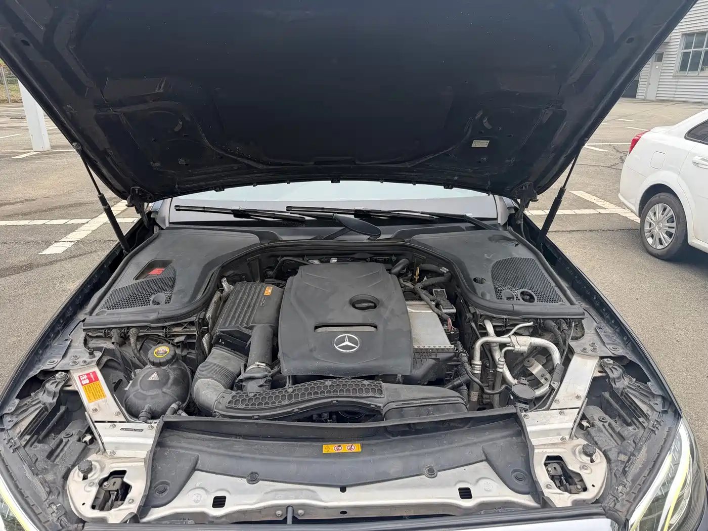 Фото 3 - Mercedes-Benz E-Class