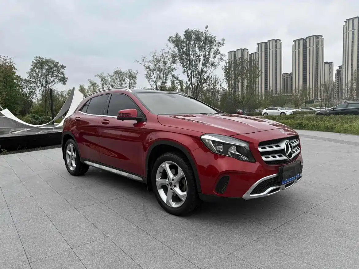 Mercedes-Benz GLA 2018 GLA 200 Dynamic фото 3