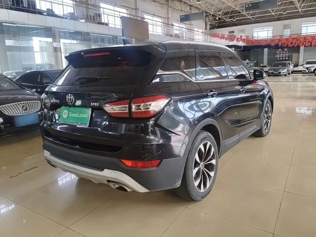 Фото 7 - Zhonghua V6