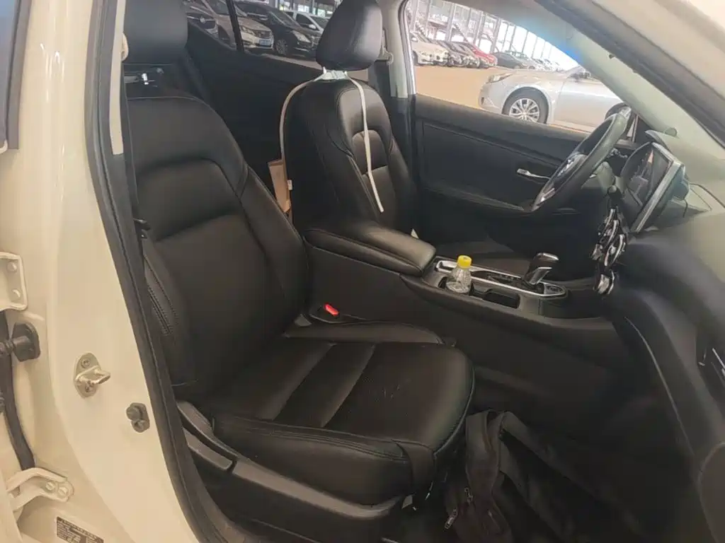 Фото 25 - Nissan Sylphy
