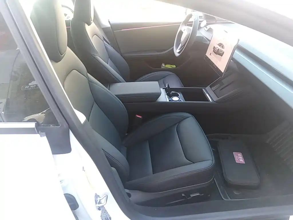 Tesla Model 3 2026 2025 Model Year Facelift Rear-Wheel Drive