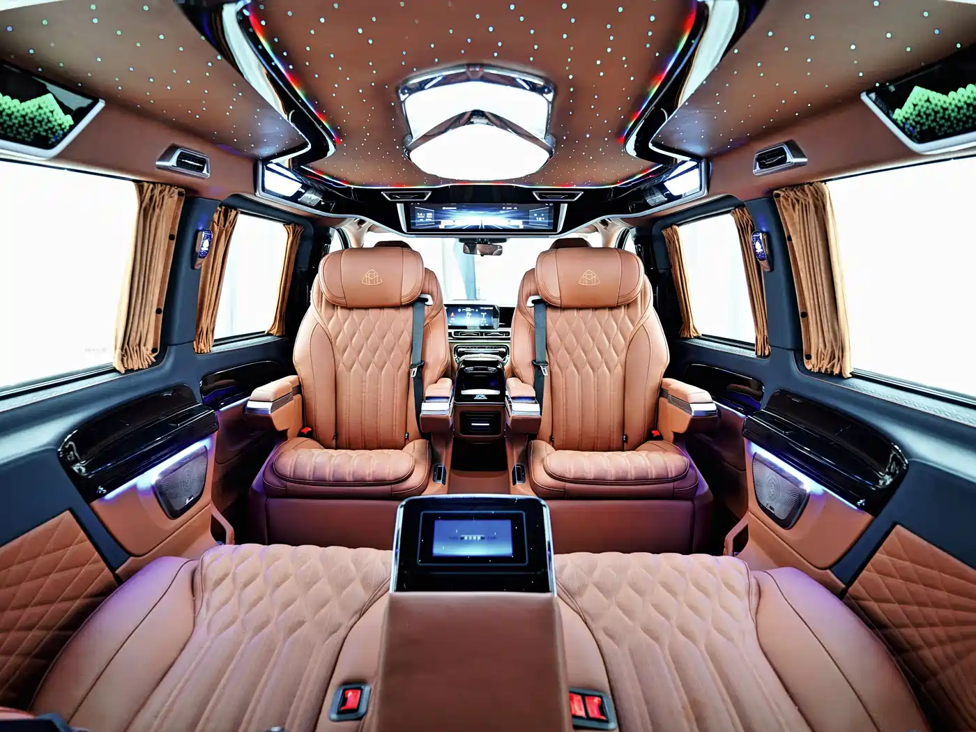 Mercedes-Benz Vito 2024 2.0T Business 7-Seater фото 28