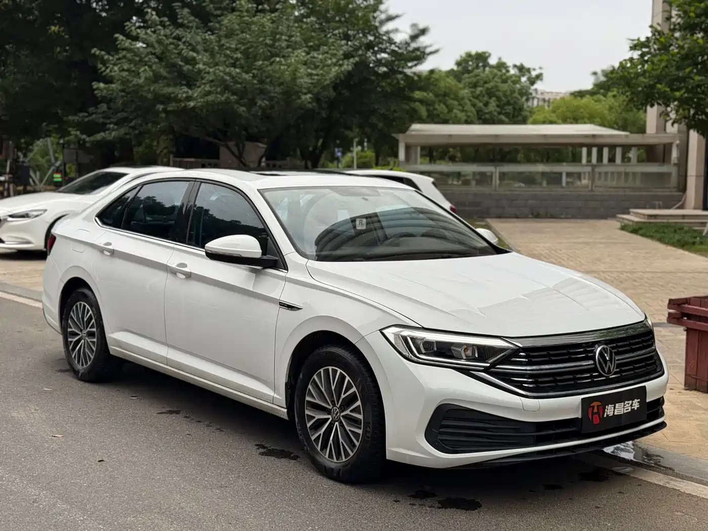 Фото 3 - Volkswagen Sagitar