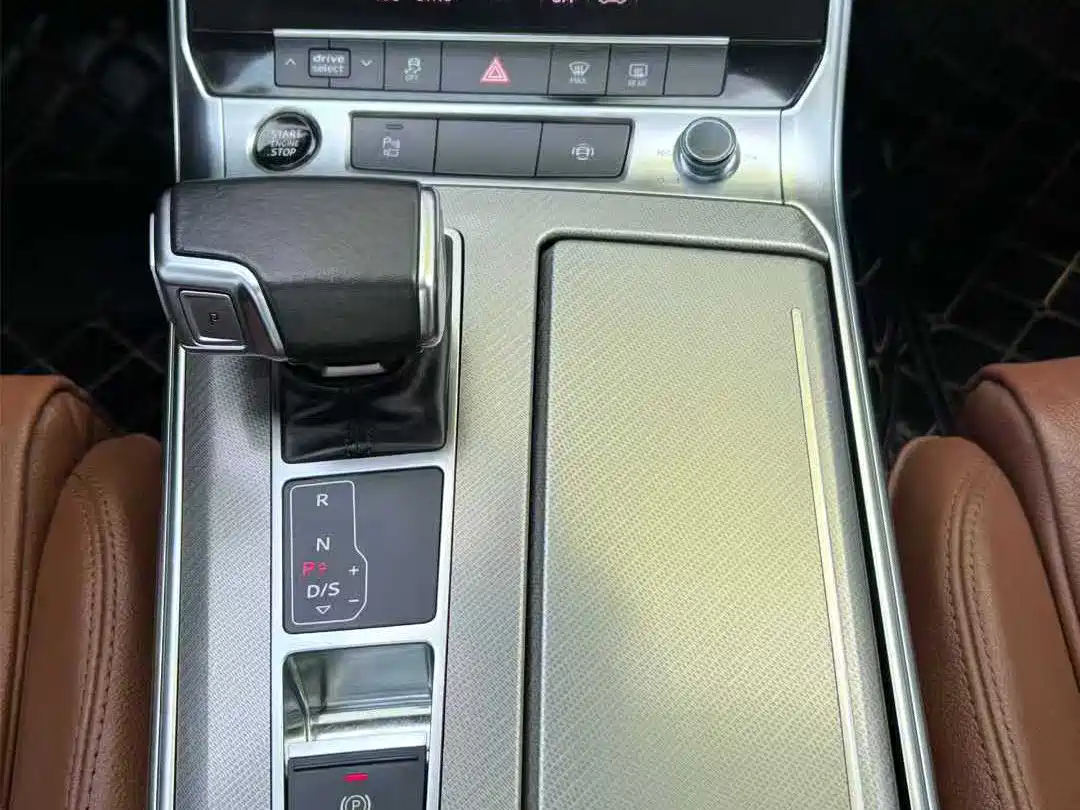 Audi A6L 2022 40 TFSI Luxury Elegance фото 8
