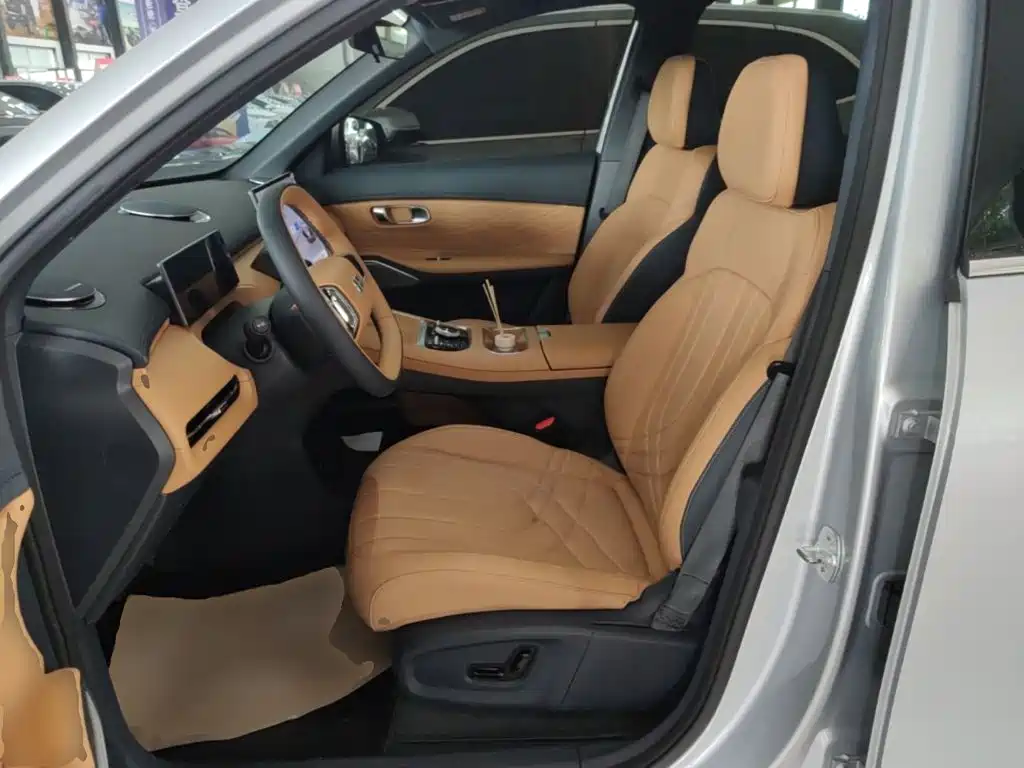 Geely Galaxy Galaxy Starship 7 EM-i 2025 2025 Model 120km Voyage+ Edition