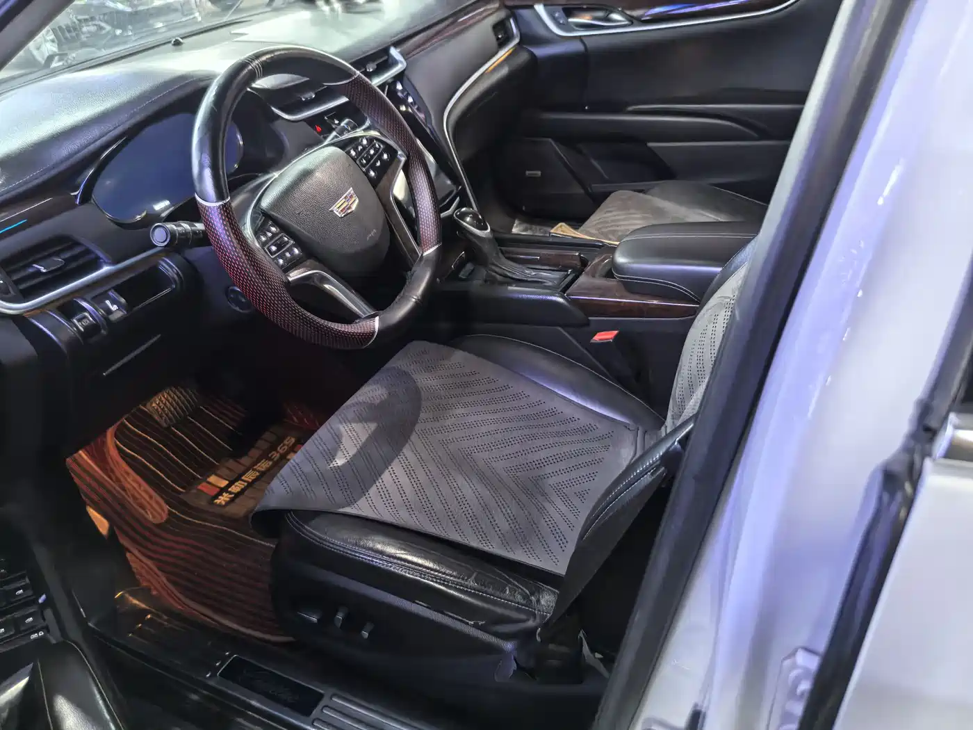 Photo 7 - Cadillac XTS