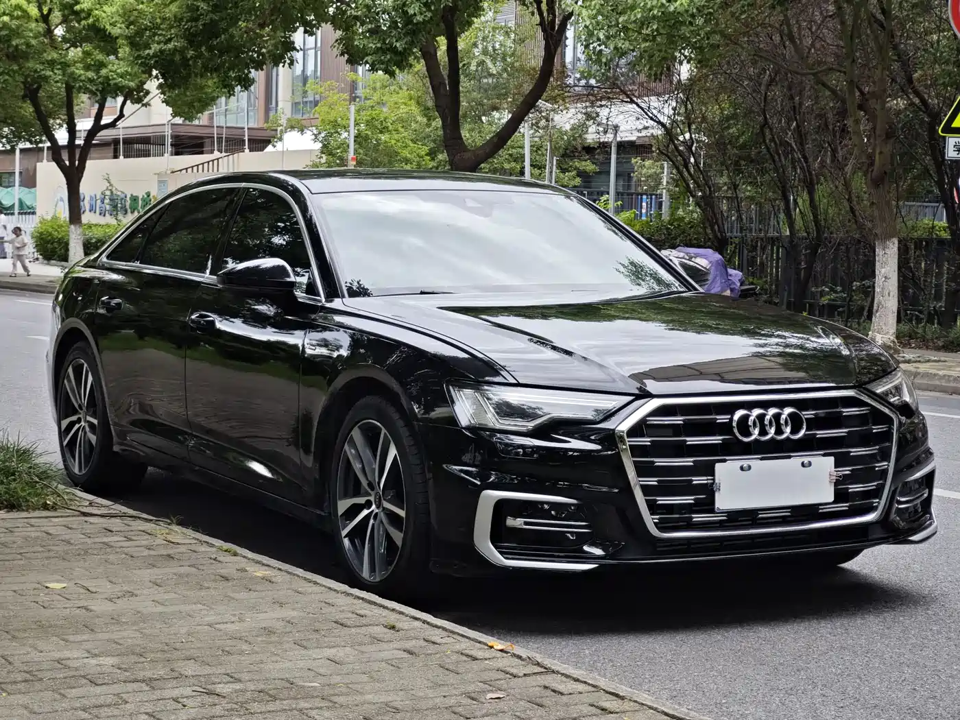Audi A6L 2023 40 TFSI Luxury Dynamic фото 3