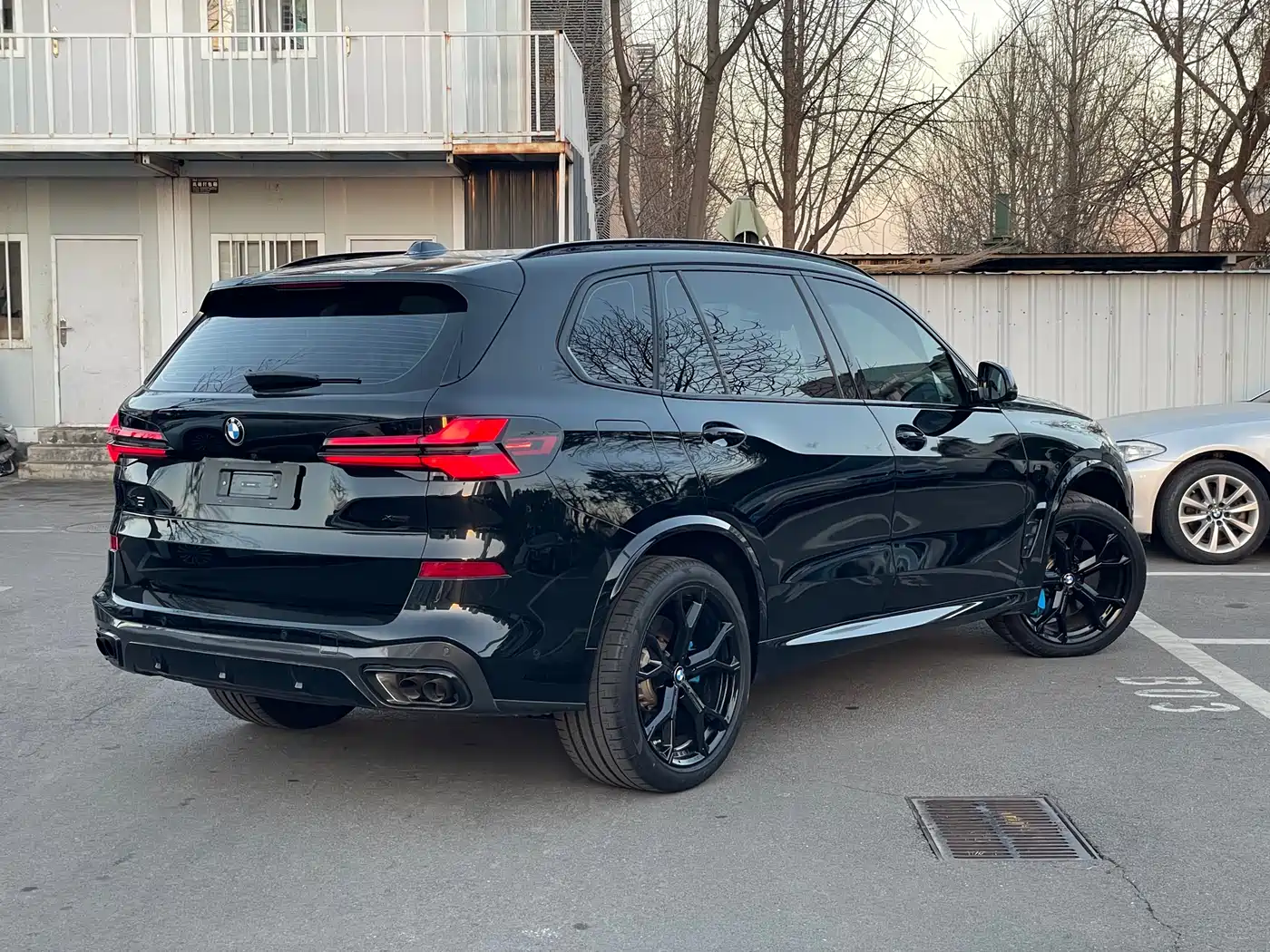 BMW X5 2023 xDrive 30Li Premium M Sport Black Night Package фото 4