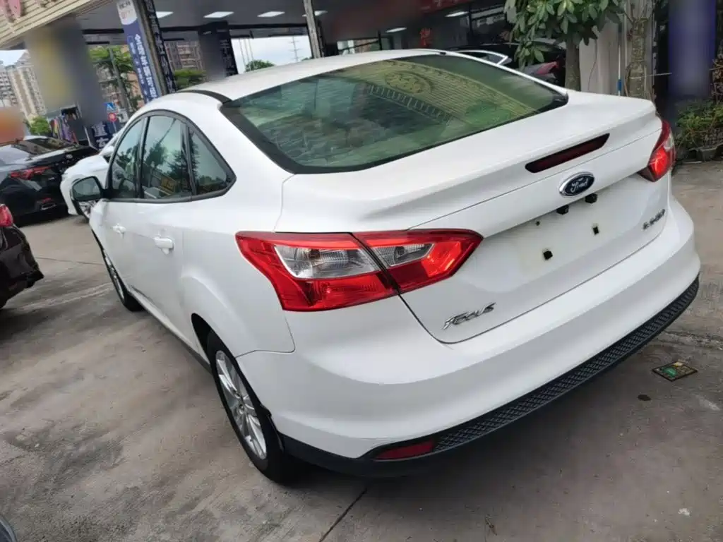 Фото 5 - Ford Focus
