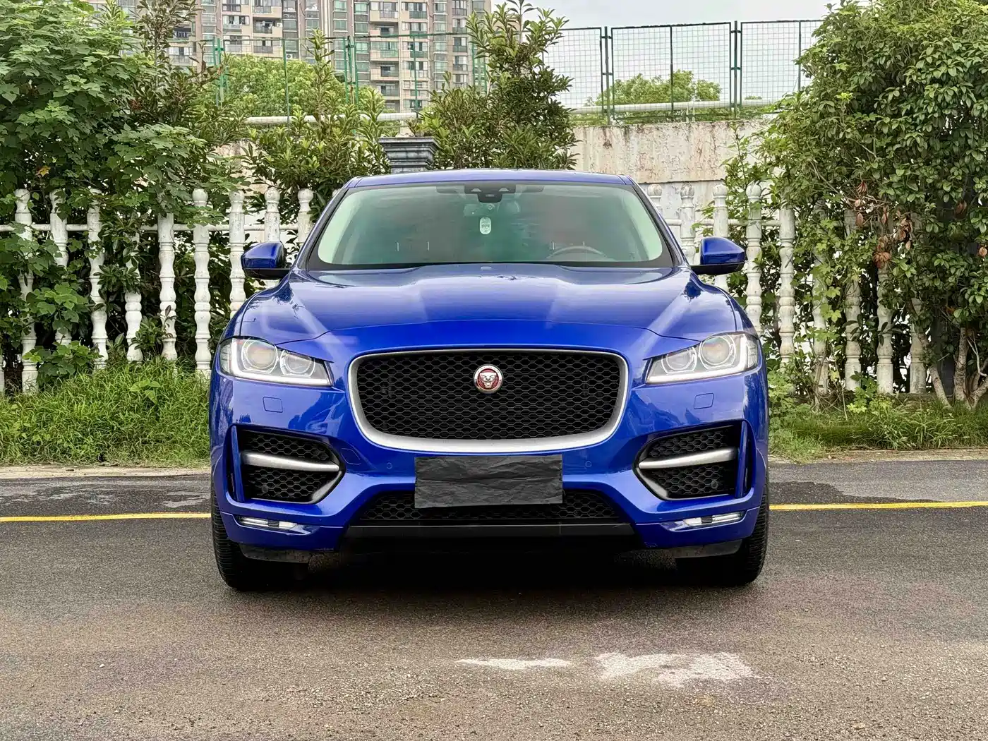 Фото 2 - Jaguar F-PACE