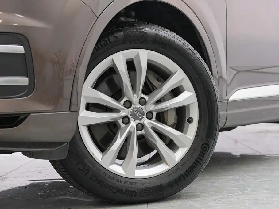 Фото 3 - Audi Q7
