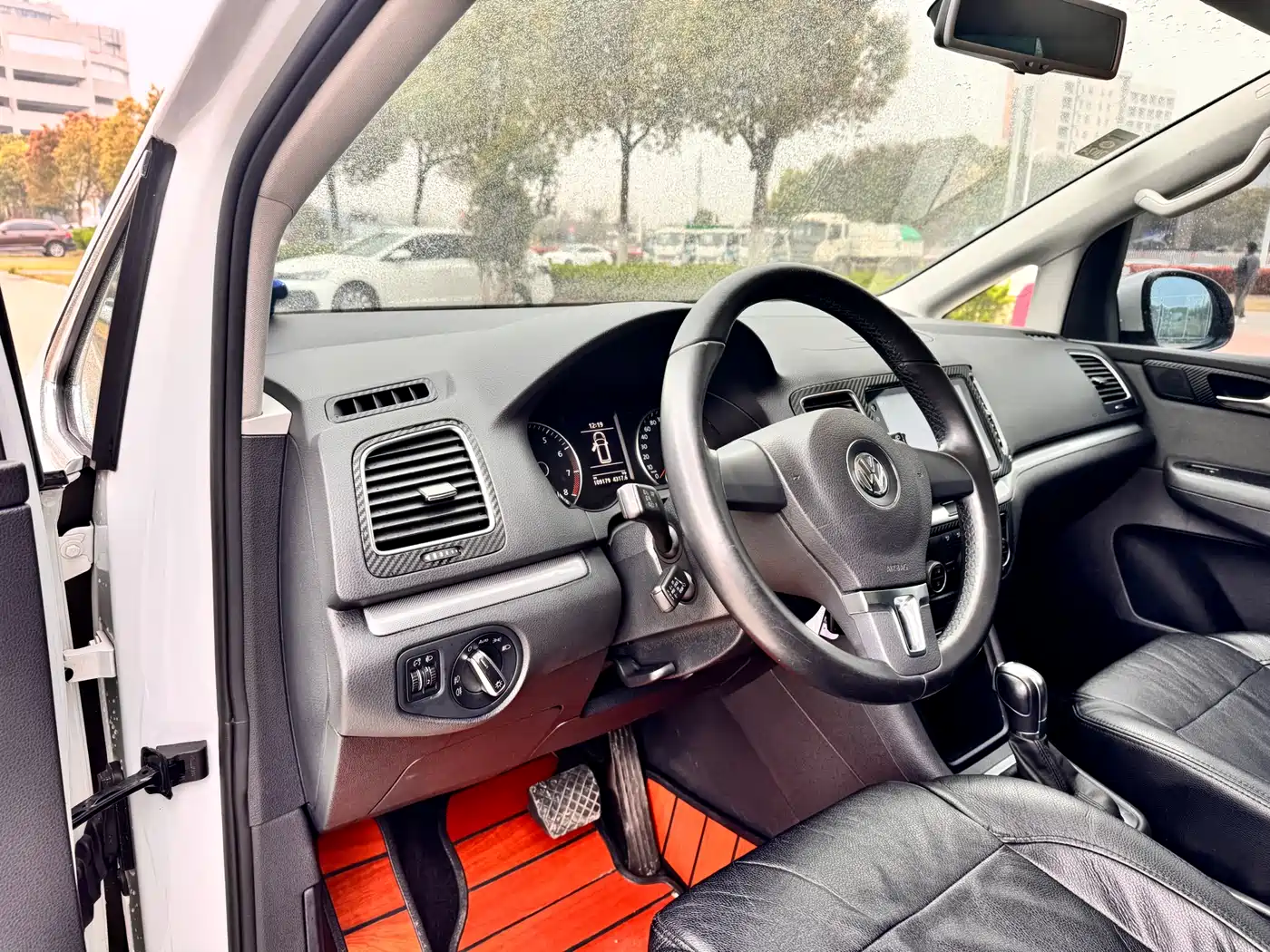Volkswagen Sharan 2015 1.8TSI Comfort фото 8