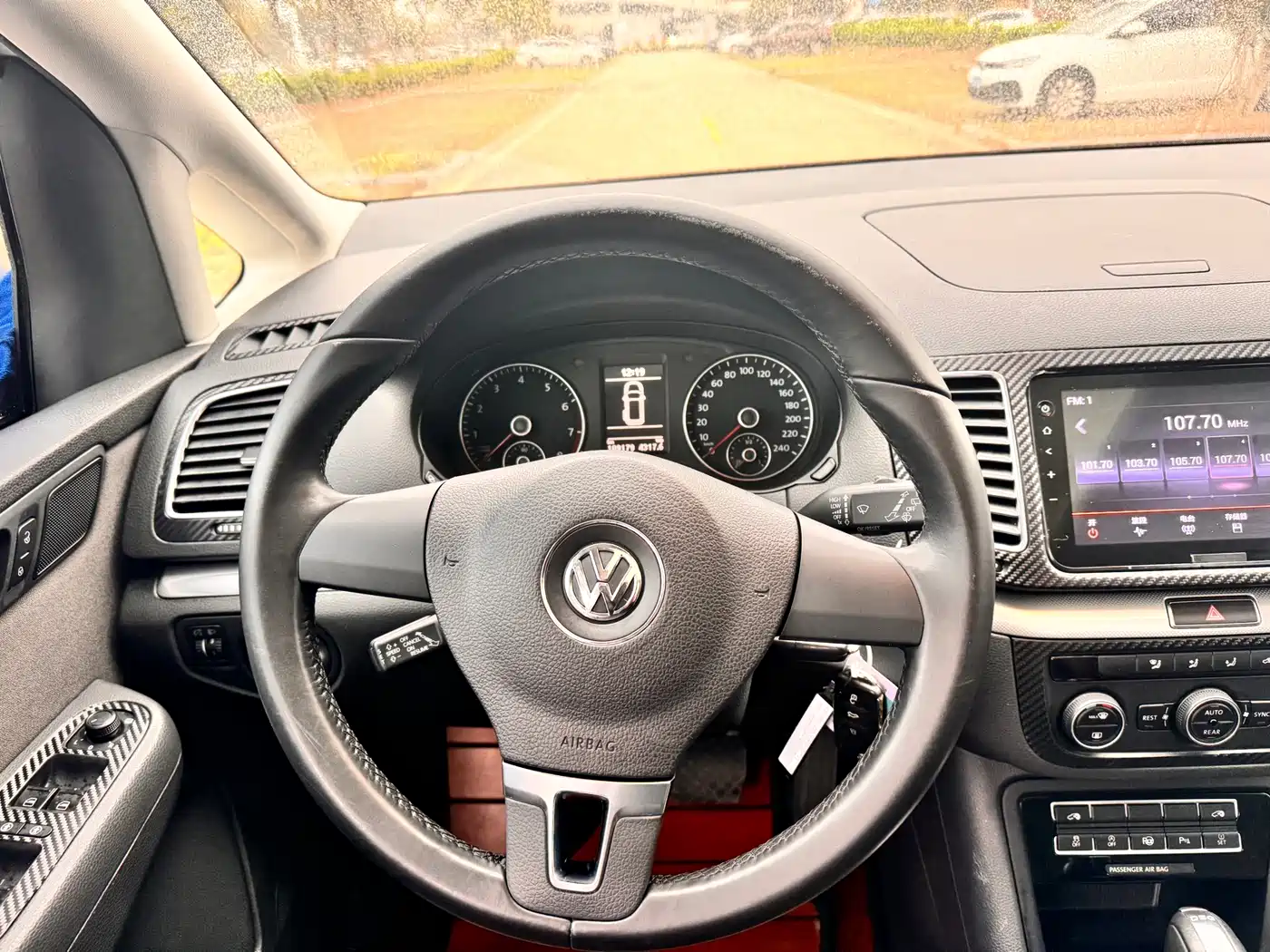 Volkswagen Sharan 2015 1.8TSI Comfort фото 10