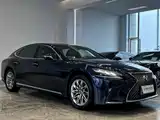 Фото 3 - Lexus LS