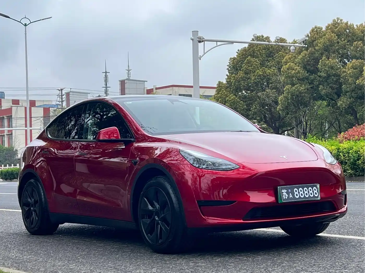 TESLA MODEL Y