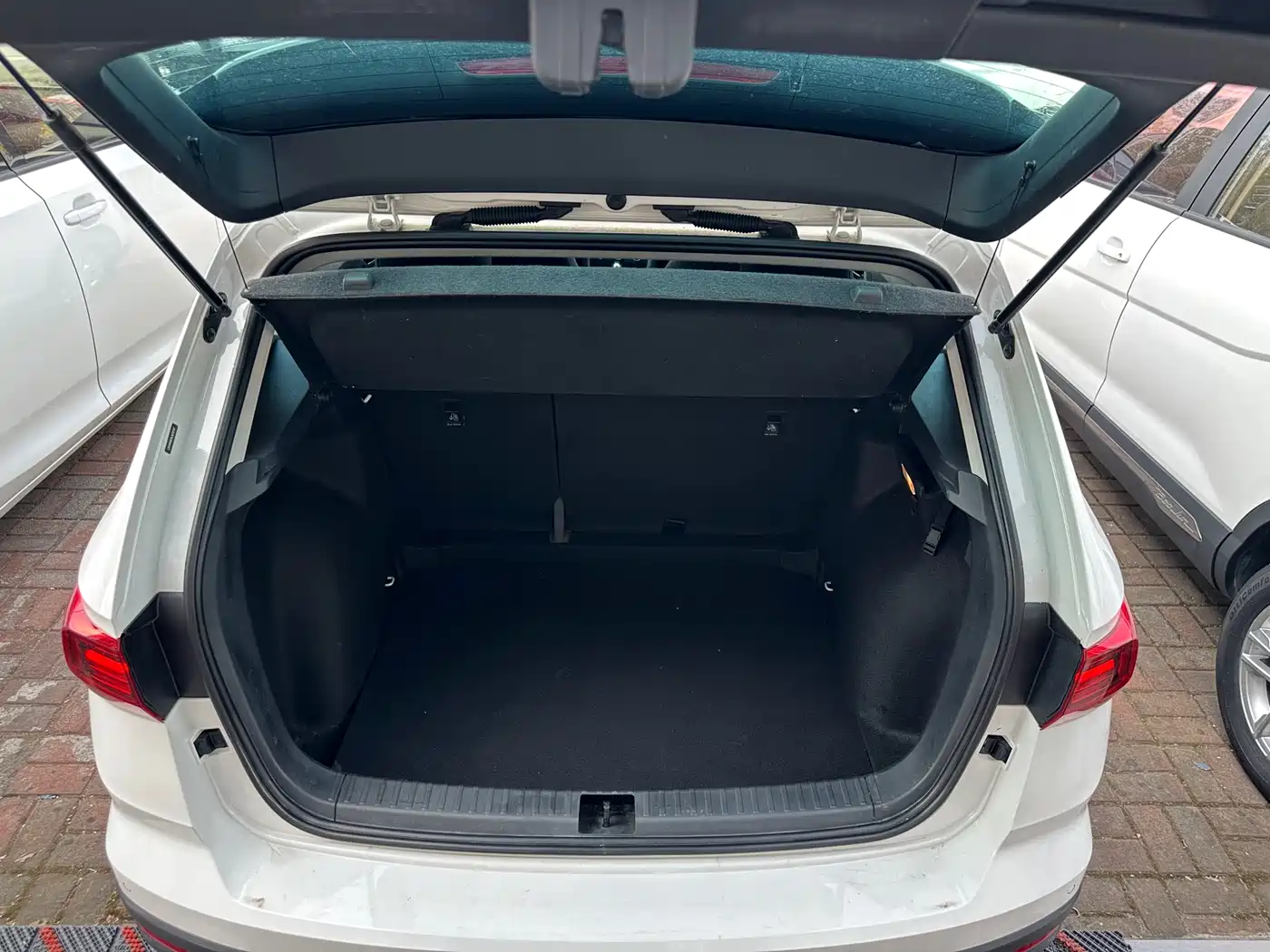 Volkswagen Tharu 2021 Model 280TSI 2WD Trend Edition фото 14