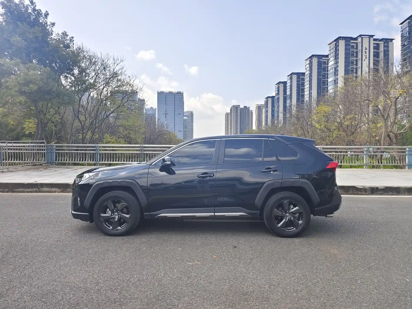 Toyota RAV4 Rongfang 2022 2.0L CVT 4WD Trend Plus Edition фото 4