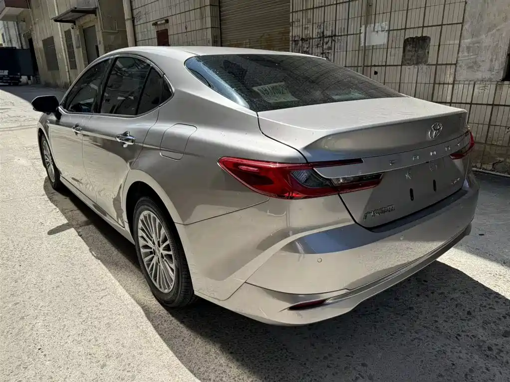 Toyota Camry 2024 2.0GVP Luxury Edition фото 11