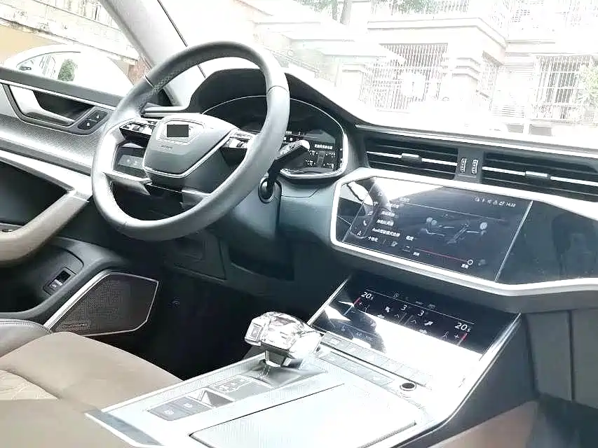 Photo 6 - Audi A7L