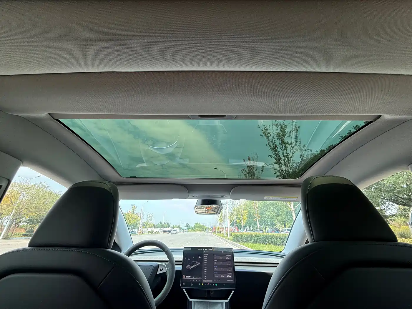 Фото 15 - Tesla Model 3