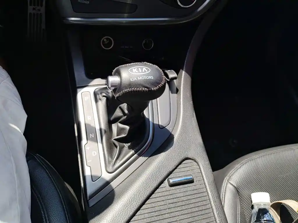 Photo 14 - Kia K5