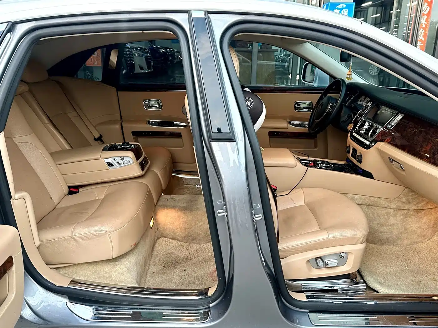 Rolls-Royce Ghost 2011 2010 Model 6.6T Standard