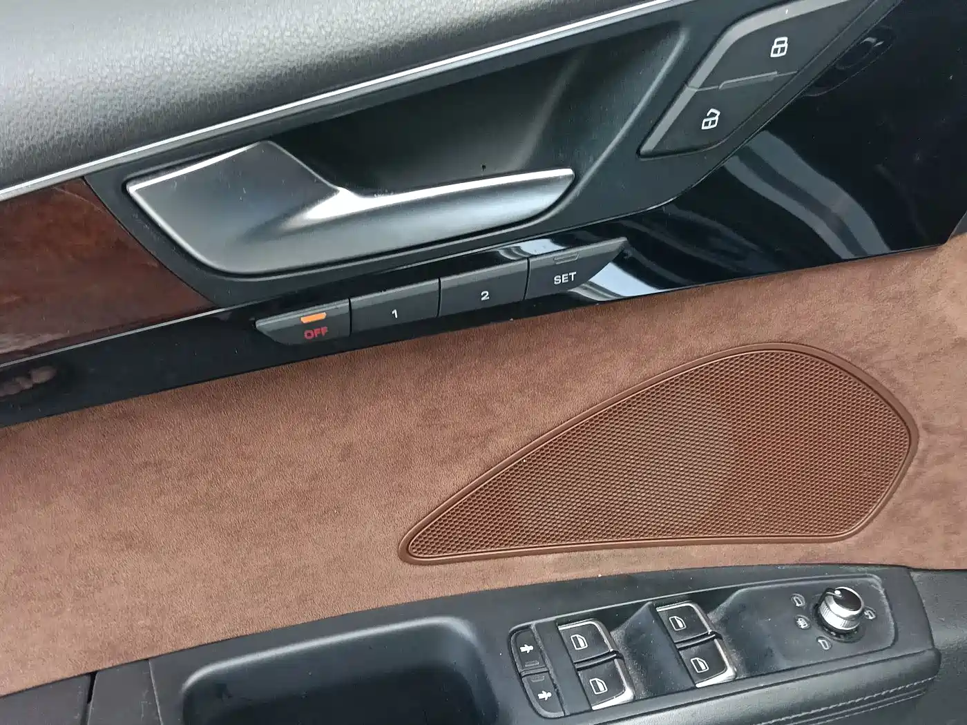 Фото 17 - Audi A8
