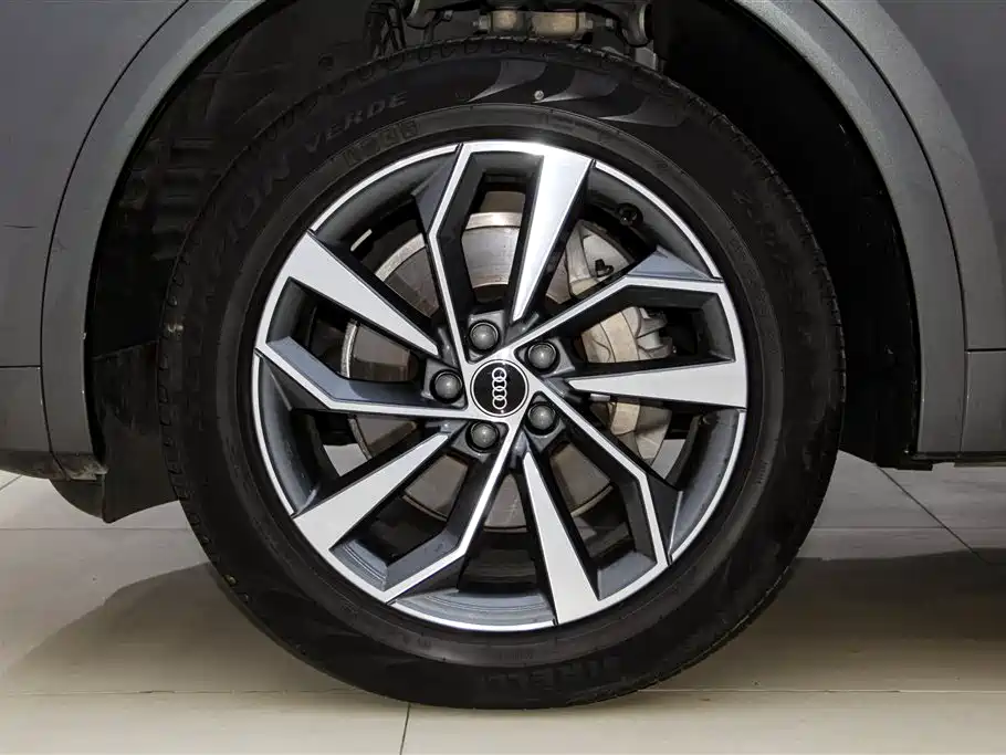 Audi Q5L 2023 40T Luxury Dynamic фото 12
