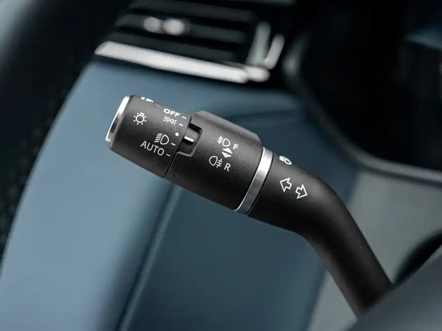 Land Rover Range Rover Velar 2024 Dynamic SE фото 11