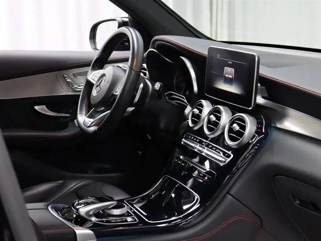 Mercedes-Benz GLC AMG 2017 AMG GLC 43 4MATIC фото 17