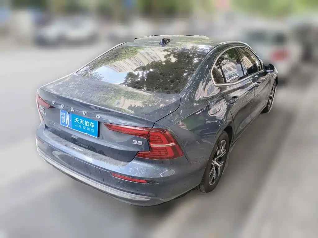 2025 Volvo S60