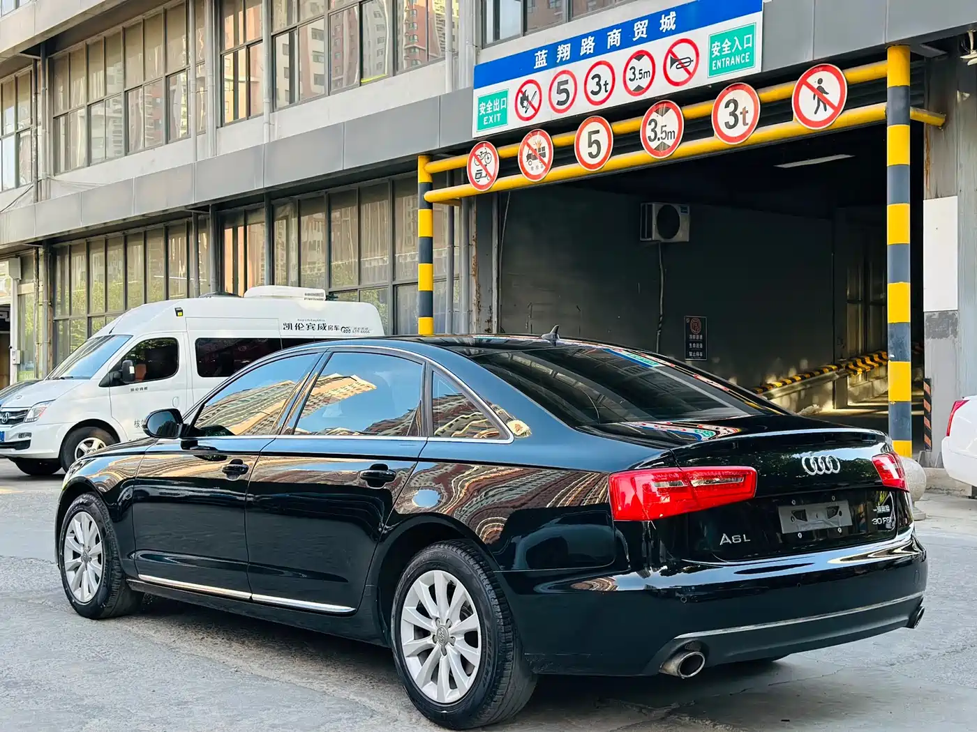 Audi A6L 2014 30 FSI Comfort фото 8