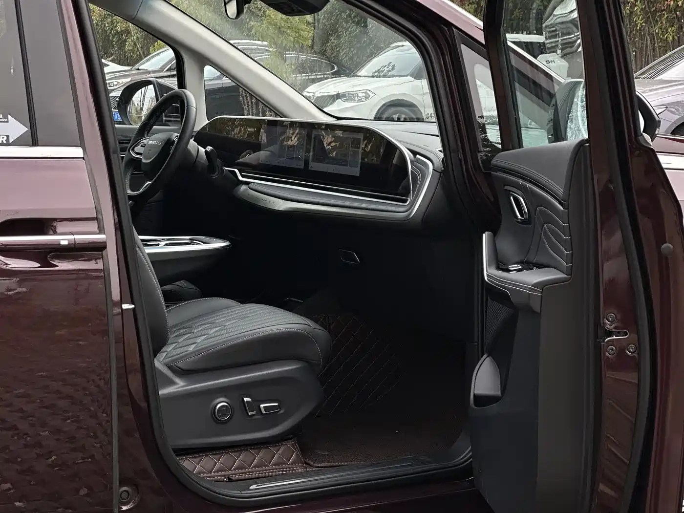 SAIC Maxus Maxus G90 2022 2.0T Interstellar 7-seater фото 11