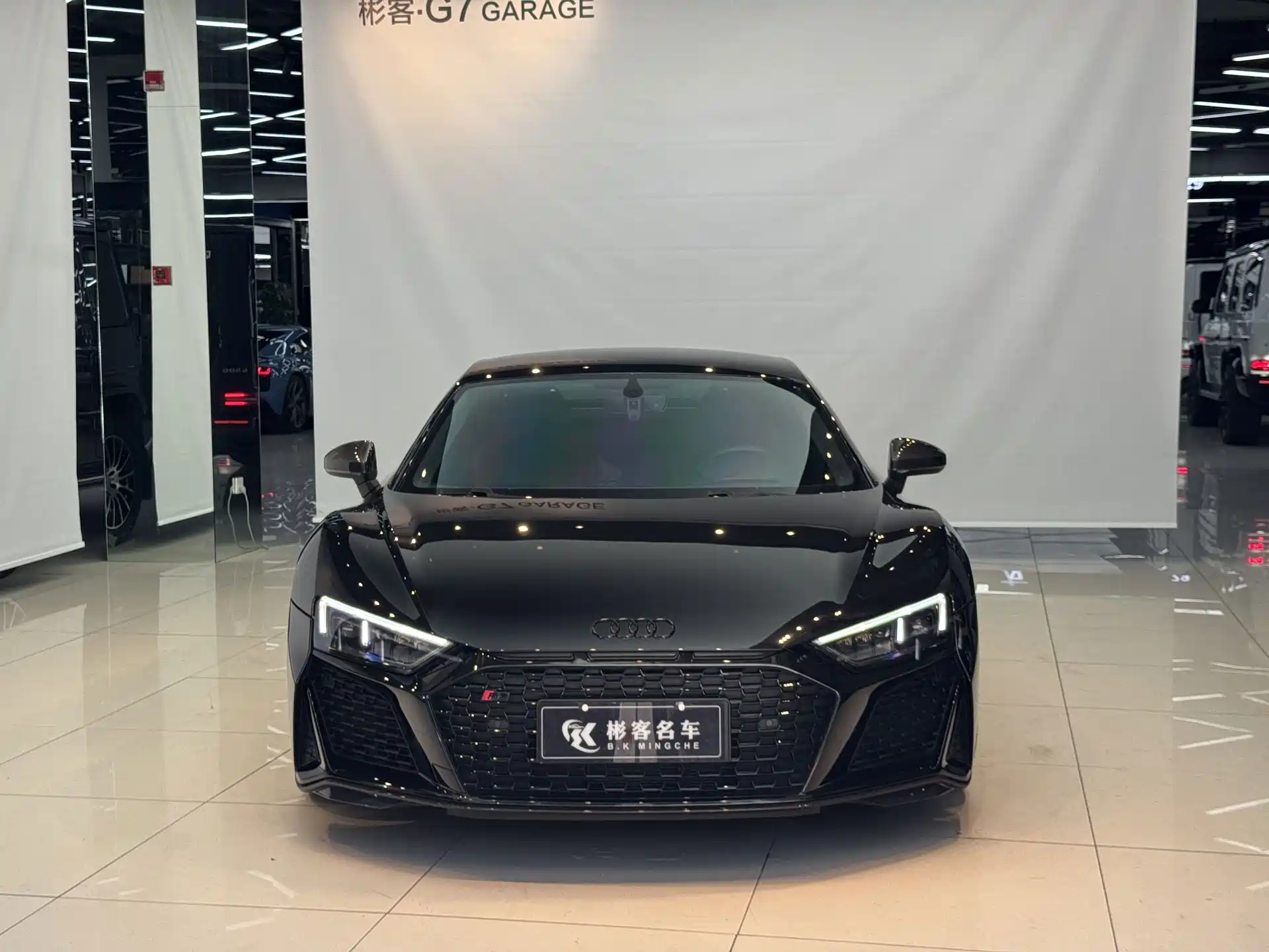 Фото 2 - Audi R8
