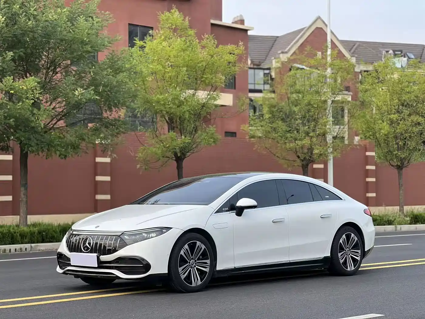 Mercedes-Benz EQS