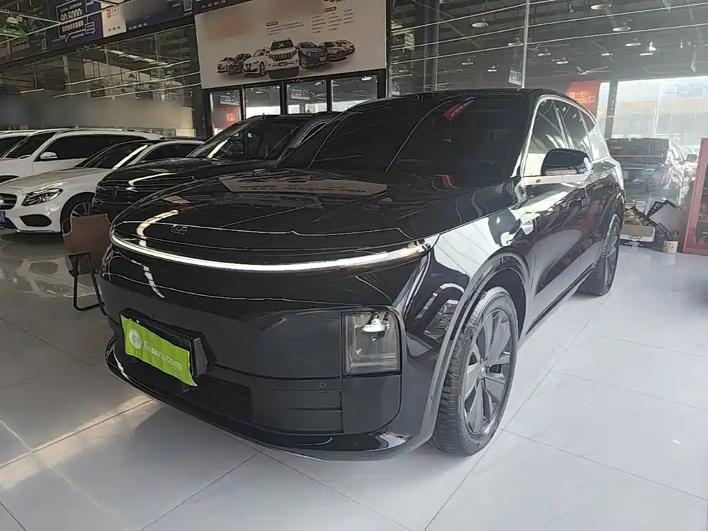 Li Auto L6 2025