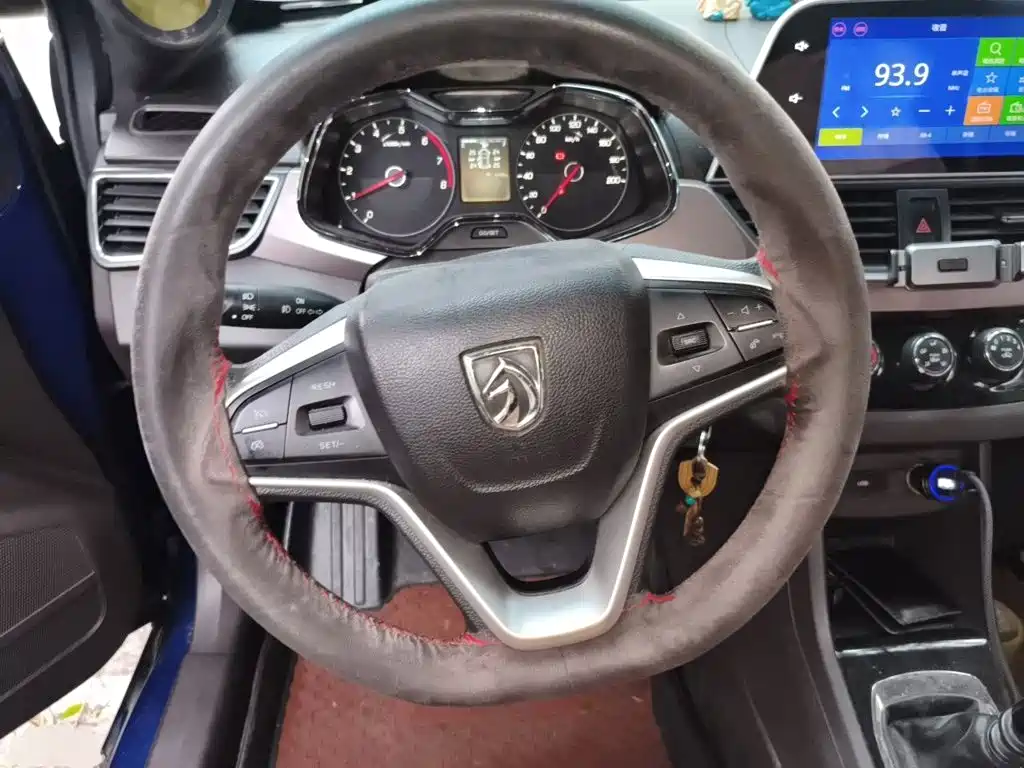 Baojun 310W 2017 2017 1.5L Manual Fashion Edition (China V)