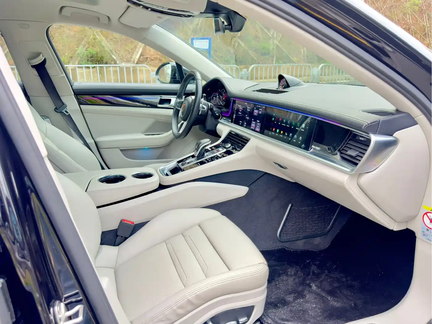 Porsche Panamera 2017 Panamera Executive Long Wheelbase 3.0T фото 16