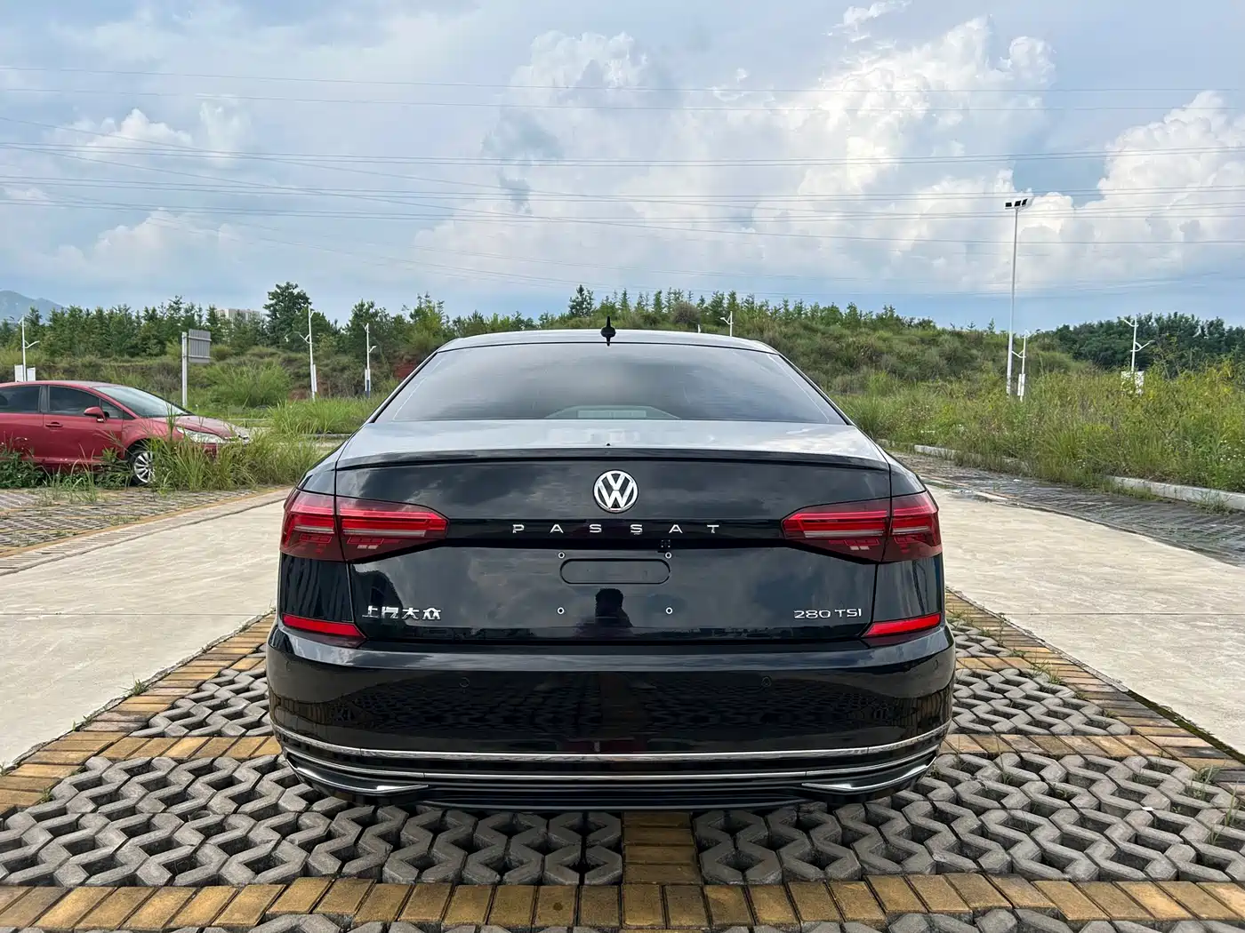 Photo 4 - Volkswagen Passat