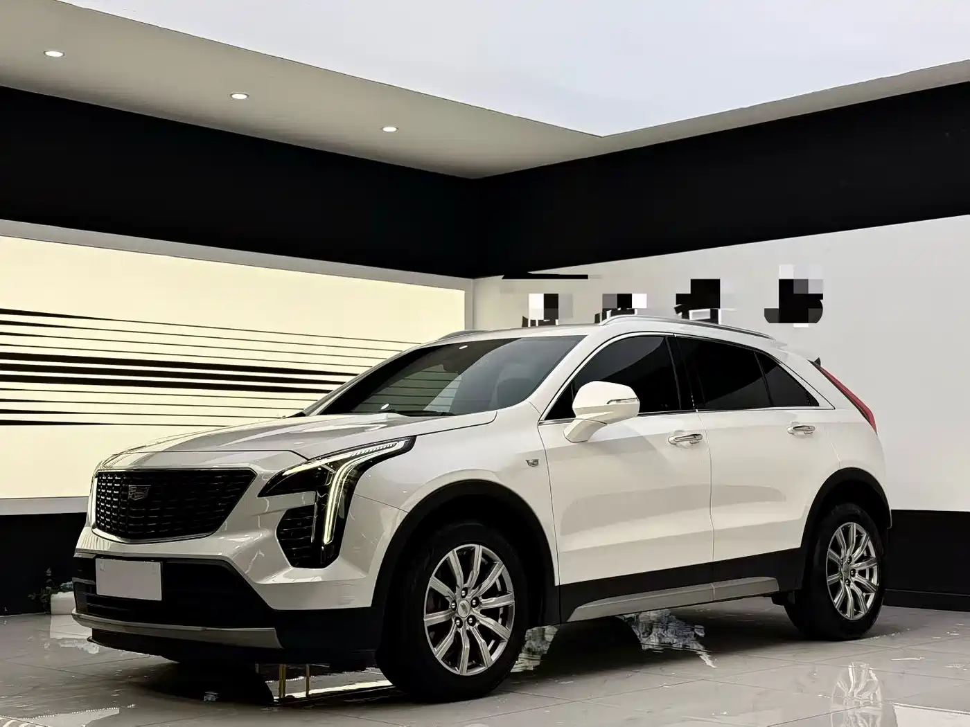 Cadillac XT4 2021 28T FWD Premium Edition