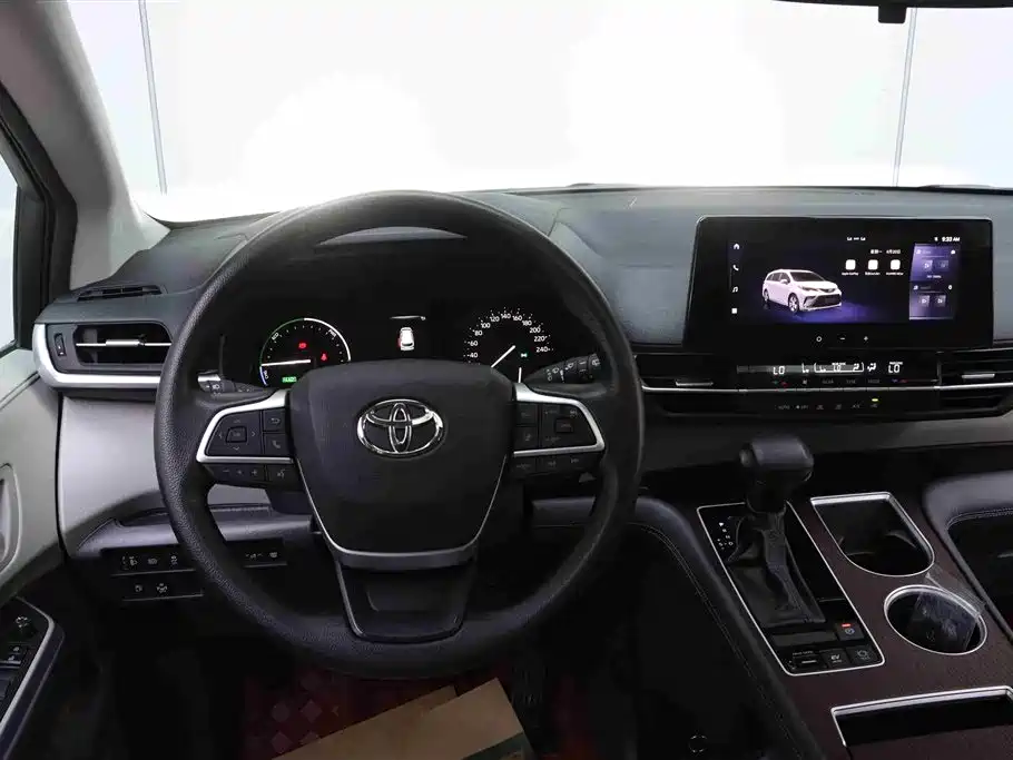 Toyota Granvia 2024 2.5L Hybrid Comfort фото 26