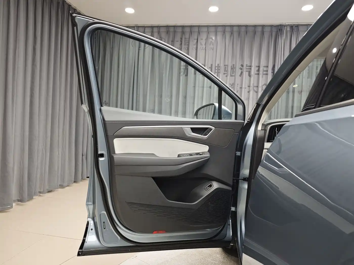 Volkswagen Talagon 2025 450TSI R-Line 6-Seater фото 28