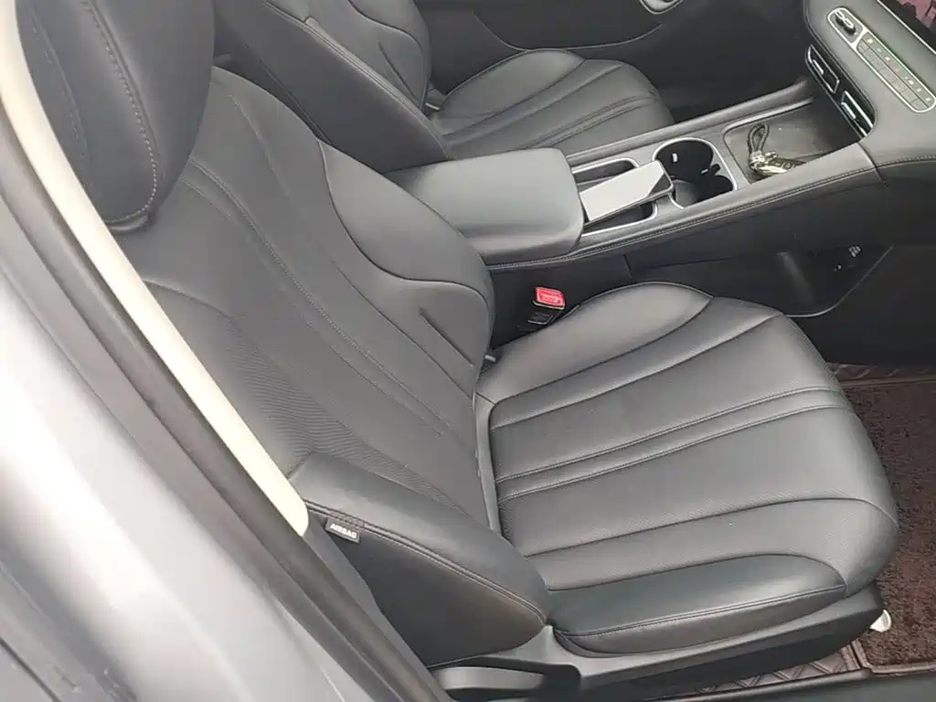 Фото 25 - Roewe D7