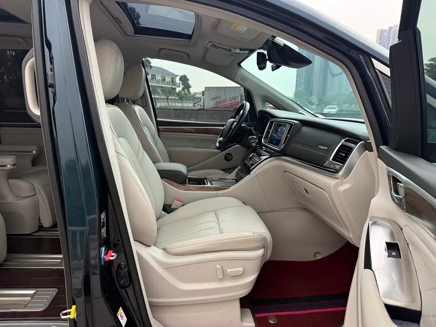 GAC Trumpchi Trumpchi M8 2018 320T Flagship Edition фото 14